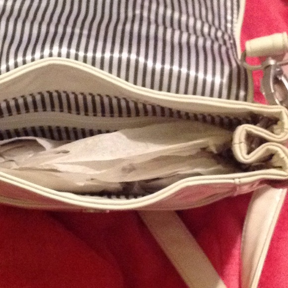 Monadi - Picture 2 of 2